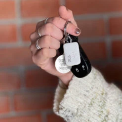 Bluetooth Tracker "Wir Hängen An Dir!" -Snack Verkäufe 2024 Produktshooting Emotionen Eigenprodukte 1200x1200 10 81242