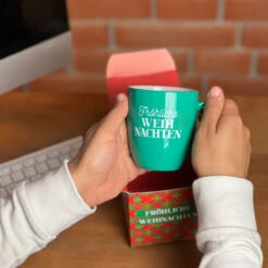 Weihnachtstasse "Fröhliche Weihnachten" -Snack Verkäufe 2024 WP12993 Weihnachtstasse Frohliche Weihnachten 1 81461