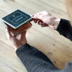 Geschenkdose "Stolz Auf Dich" - Manner 10 Geschenkdose "Stolz Auf Dich" - Manner -Snack Verkäufe 2024 WP13156 Geschenkdose Stolz auf Dich Manner 6 87403